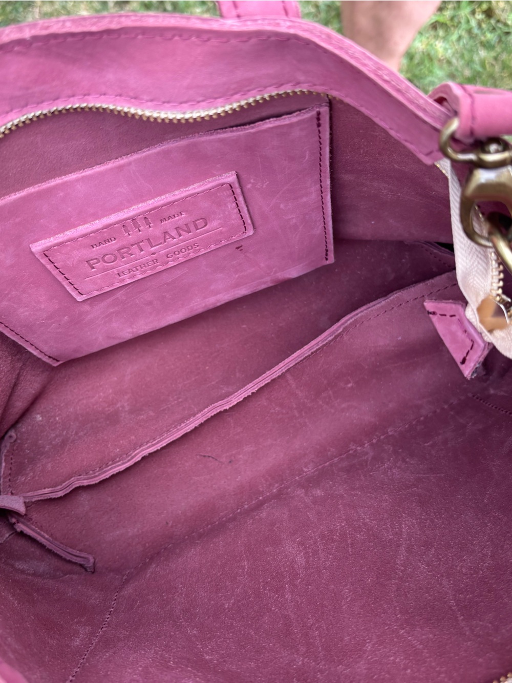 Portland Leather medium crossbody tote in foxglove - Picture 3 of 7
